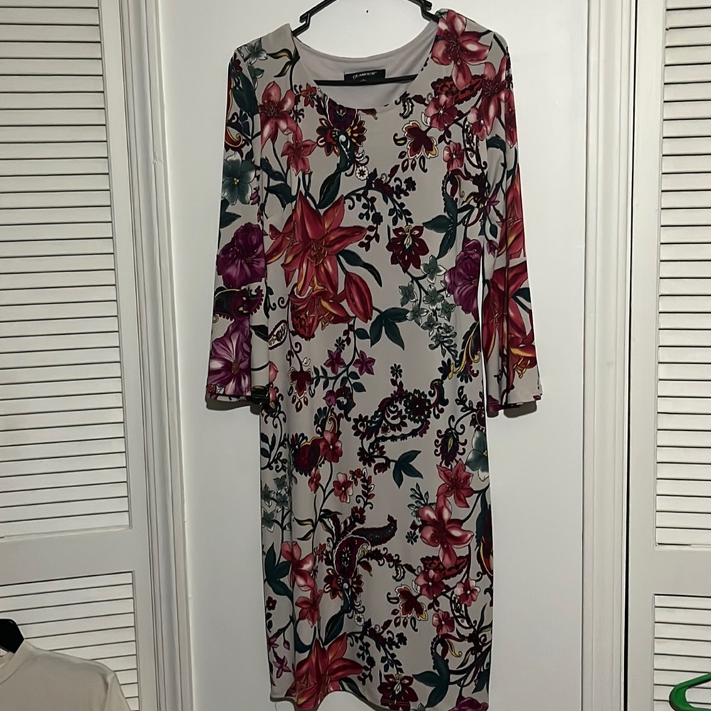 Beautiful Khaki/Floral Dress! From Dress Barn. Size 6. Wore one time!